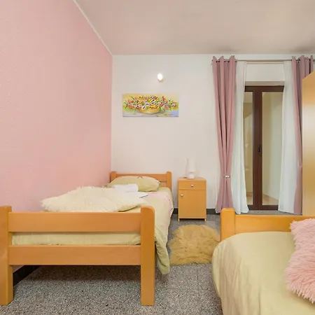 Ariella Apartment Krizanici